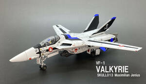 PLAMAX 1/72 VF-1A bar drill - Skull 013 Max machine has painted final product 