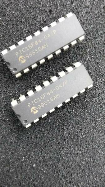 【〒無料】☆在庫処分セール☆MICROCHIP PIC16F84-04/P 20個セット