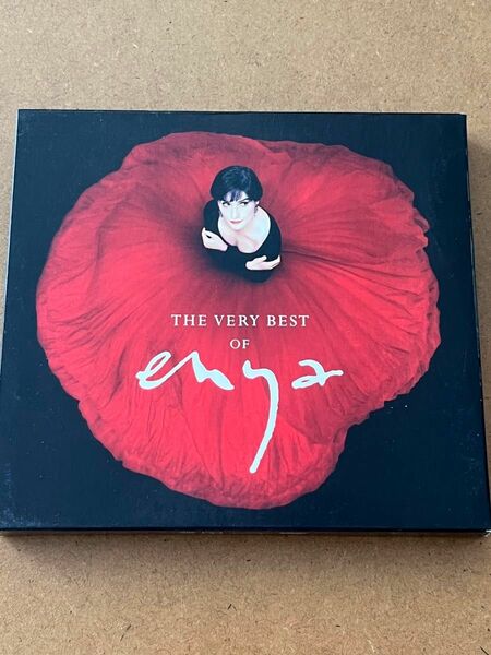 ENYA/THE VERY BEST OF ENYA 初回生産限定盤　　エンヤ