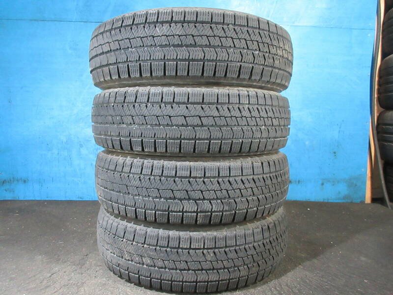 中古ブリヂストンタイヤ BRIDGESTONE BLIZZAK VRX2 155/65R14 4本 №08083B 室内保管 冬タイヤ スタッドレスタイヤ 軽自動車等