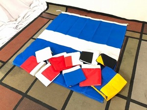 [ the US armed forces discharge goods ] unused goods signal flag for ship flag 11 sheets (11 kind ) sea .. signal flag pe naan to rice navy (100)*CE24O