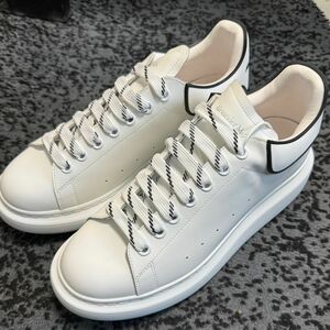 alexander mcqueen スニーカー