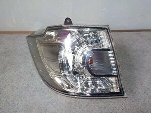 中古 MPV DBA-LY3P 左テールランプ L208-51-160F STANLEY P5134 [ZNo:02000824]