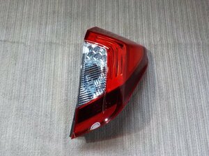 中古 フィット DAA-GP5 右テールランプ 33500-T5A-J31 ＬＥＤ STANLEY W1698 [ZNo:06000599]