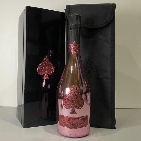 アルマンド　ブリニャック　ロゼ　ピンク　 シャンパン ARMAND DE BRIGNAC 箱付き　ソフトケース
