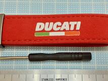 ☆★ Ducati キーホルダー ★ 赤スエード風ドゥカティ～♪ ★ 一個 ★ 【嬉しいね送料無料♪】 ★☆_画像3