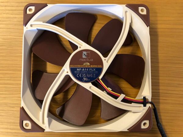 Noctua NF-A14 FLX プレミアム静音ファン、3-Pin接続 (140mm, ブラウン)