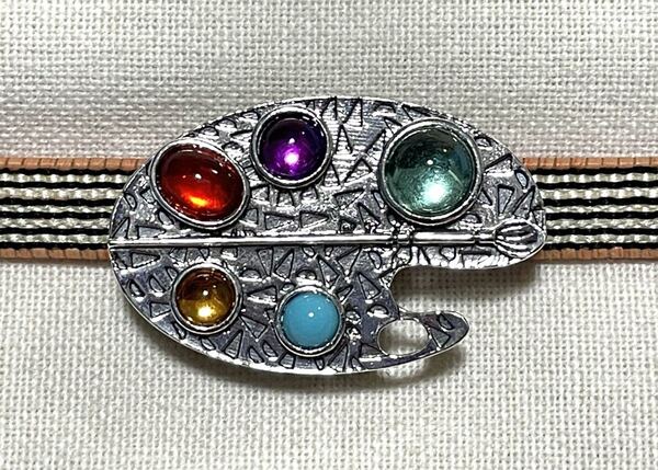 NO.1249 帯留め パレット 絵筆 絵の具 リメイク品(帯留 帯飾り 和装小物)ハンドメイド品