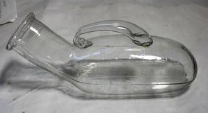 ガラス尿器(しびん)男性用 容量700ml 硬質ガラス 耐熱温度100℃ 尿瓶 尿入れ 未使用