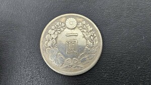【F8266】美品 古銭 旧一圓銀貨 明治三十八年 直径38.20㎝　幅2.54㎜ 重さ26.6g