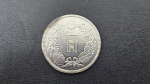 【F8264】美品 古銭 旧一圓銀貨 明治三十六年 直径38.17㎝　幅2.78㎜ 重さ27.1g