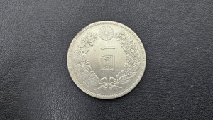 【F8262】美品 古銭 旧一圓銀貨 明治三十四年 直径38.14㎝　幅2.62㎜ 重さ26.8g