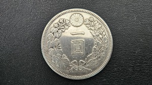 【F8260】《美品》 古銭 旧一圓銀貨 明治二十九年 直径38.23㎜　幅2.64㎜ 重さ27.0g