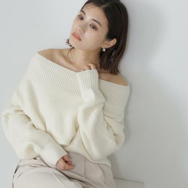 NATURAL BEAUTY BASIC オフショルボクシーラメニット