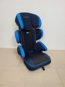 チャイルドシート　ジュニアシート　３歳～１１歳　チャイルドシート ISOFIX タカタ