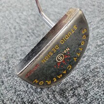 115805。SCOTTY CAMERON スコッティキャメロン STUDIO DESIGN No.5 パター 34インチ カバー付き_画像1