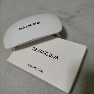 DASHING　DIVA　ネイルライトLEDミニランプ　未開封のものを発送!!!