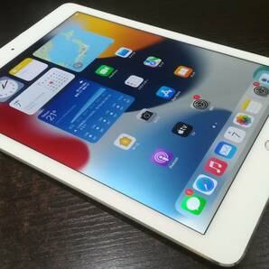 【動作品♪】au Apple iPad Air 2 Wi-Fi+Cellular 16GB A1567(MGH72J/A)判定〇/シルバーの画像1