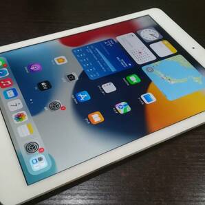 【動作品♪】au Apple iPad Air 2 Wi-Fi+Cellular 16GB A1567(MGH72J/A)判定〇/シルバーの画像2