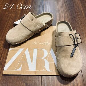 新品 ZARA 本革 クロッグサンダル 24.0cm 37 SUEDE BEIGE レディース ザラ レザー サンダル シューズ スタッズ付 ビルケンタイプ