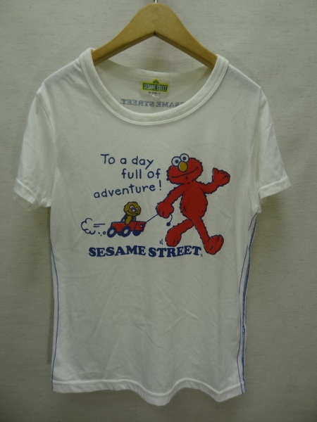 全国送料無料 セサミストリート SESAME STREET レディース プリント 半袖 白色 脇下青色ステッチ Tシャツ L(154-162)