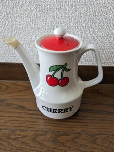 ティーポット　CHERRY　 陶器製　レトロ