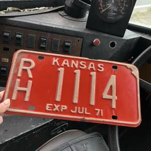 即決価格 70s ヴィンテージ ナンバープレート KANSAS 1114 / アメリカンフェンス ジャンク ガレージ ロードサイン オイル缶 アメ車 看板