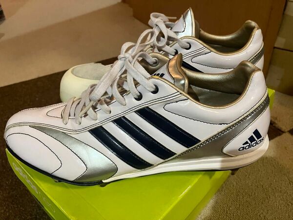 adidas 野球スパイク（金具）