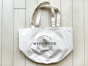 WEDGWOOD（ウェッジウッド）ロゴバッグ ワイルド ストロベリー柄巾着付きバケツ型トート ほぼ未使用
