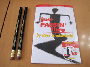 ジャストパッシンスルー(DVDセット)/Just Passin' Thru 　ペンがお札を貫通するミスレッドみたいな現象を見せられる鉛筆です。
