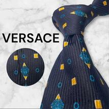 313 GIANNI VERSACE ネクタイ　メデューサ柄　総柄　ネイビー_画像1