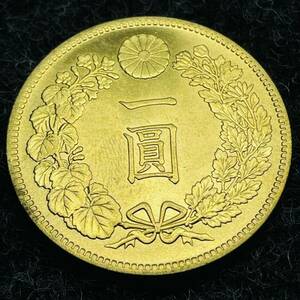  one . large Japan Meiji 38 year new one jpy gold coin large gold coin old . trade silver .992