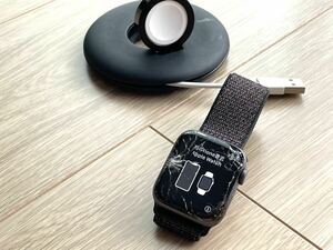 Apple Watch 4 GPS 40mm Space серый зарядка подставка имеется 