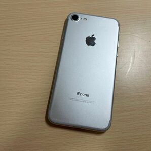 Apple iPhone7 32GB SIMフリー シルバー 画面割れ