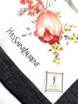 【シール付き未使用品】Yves Saint Laurent　イヴサンローラン　スカーフ　ハンカチ　縁ブラック　花　フラワー　コットン　54×54_画像5