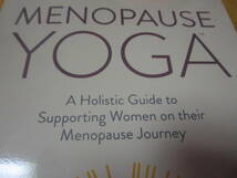 洋書　Menopause Yoga　更年期のヨガ　女性向けのヨガ　更年期障害など　Petra Coveney　イラストや写真ほぼ無し_画像2