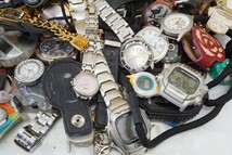 F1113 大量 ジャンク品 懐中時計 腕時計 フェイス 文字盤 ネックレス 置時計など アクセサリー クォーツ まとめて おまとめ まとめ売り _画像9