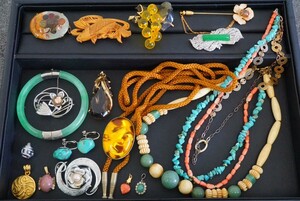 C460 Junk contains book@.. natural stone etc. necklace pendant brooch other Vintage accessory large amount set together . summarize 