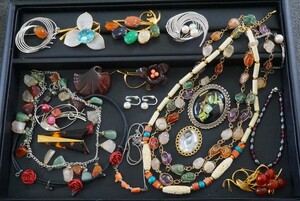 C512 Junk contains natural stone etc. necklace pendant brooch other Vintage accessory large amount set together . summarize set sale 