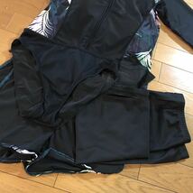 XL （2L）ラッシュガード水着　レギンス　ＵＶ対策　体型カバー　沖縄　プール ショートパンツ 長袖　男女ペアーあり5点セット_画像10