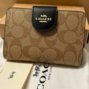 新品未使用　コーチ　coach 財布　折り財布　シグネチャー　コーテッド