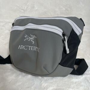 極美品 アークテリクス ARCTERYX アロー リバード ARRO REBIRD ウエストバッグ ビームス BEAMS コラボ 別注 灰色 グレー