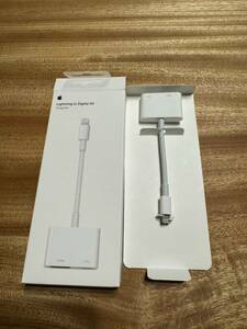 Apple Lightning to Digital AV HDMI AVアダプタ MD826AM 中古品