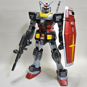 1/48メガサイズ「RX-78-2ガンダム」リアルタイプカラー　ディテール追加・全塗装　ガンプラ完成品