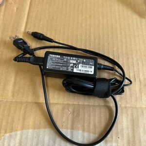 （8D）中古ACアダプター 東芝 PA3822U-1ACA 19V 2.37A 丸ピン 