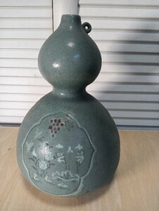 朝鮮高麗時代　花鶴童子紋青磁系耳瓢箪瓶