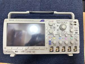 Tektronix 　DPO 3014 digital oscilloscope