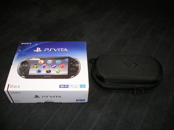 【送込】【状態良好】PS VIta PCH-2000 ZA11 ブラック Wi-Fiモデル SONY　収納ケース付き Smatree　初期化 PlayStation Vita PSVita ソニー