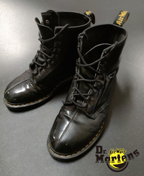 送料無料 訳あり DR. MARTENS x PLEASURES コラボ 8ホール　ブーツ UK10