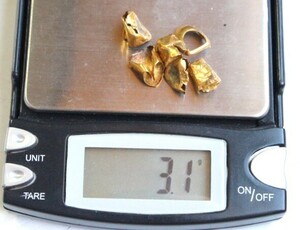 ▲な-365 金歯　6点　金約3.1g　保管品　歯　ゴールド　地金　歯科技工士